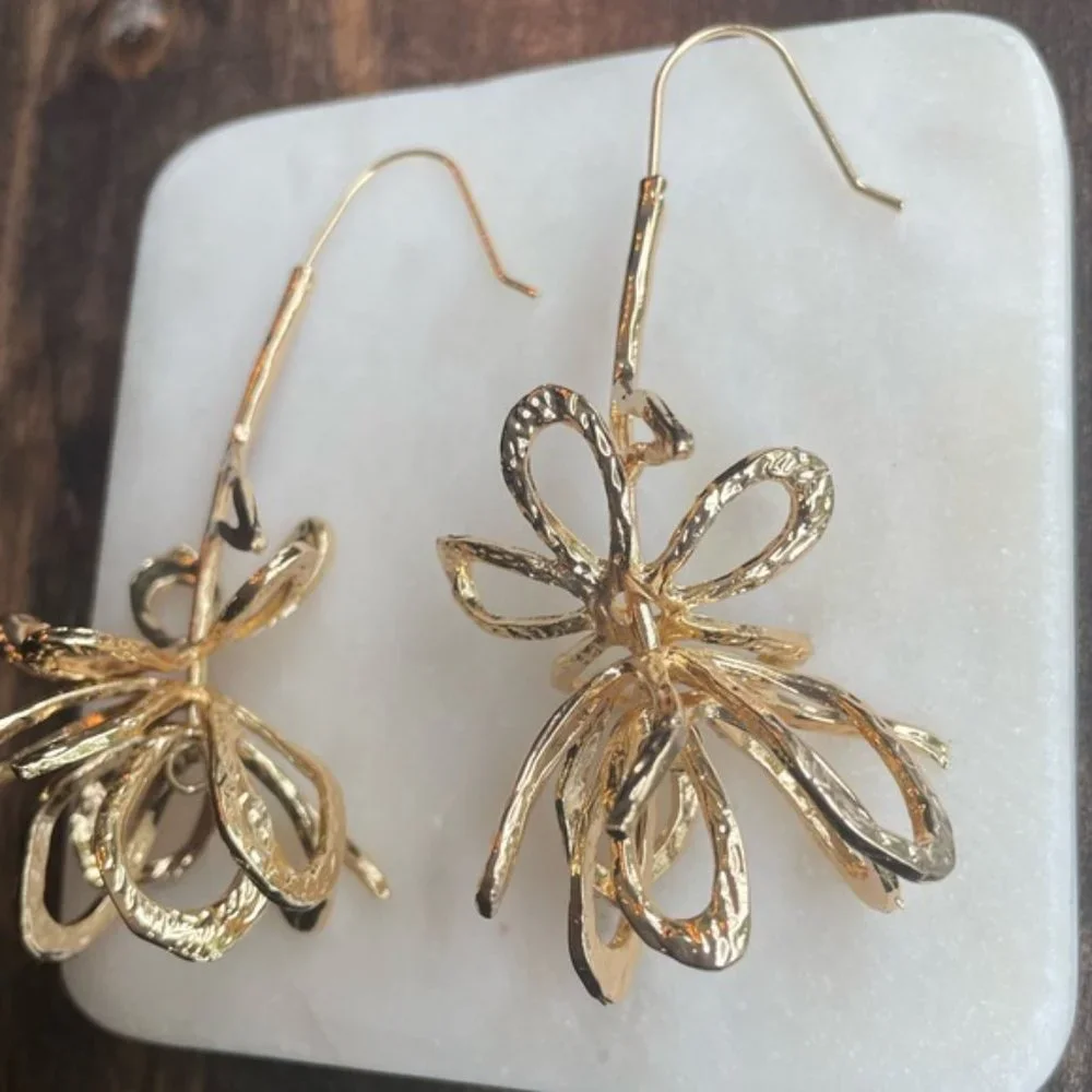 ♡Anthropologie Golden Flower Earrings♡